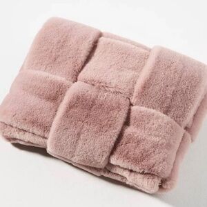 Anthropologie Fuzzy Woven Crossbody Clutch – Lilac – Removable Strap